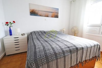 First floor 2 bedroom apartment with shared pool in quiet complex