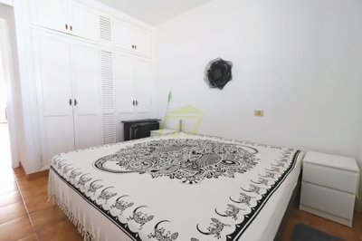 First floor 2 bedroom apartment with shared pool in quiet complex