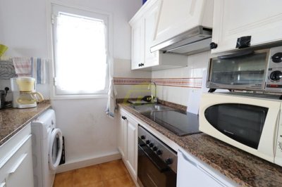 First floor 2 bedroom apartment with shared pool in quiet complex