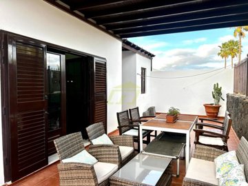 Lovely bungalow in Costa Teguise
