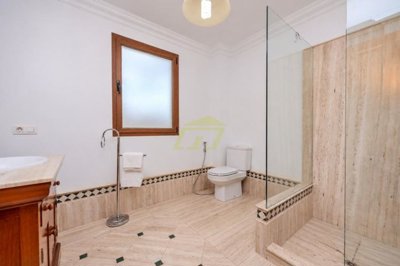 Stunning 4 Bedroom Detached Villa in Macher