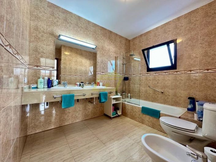 Image No.22-4 Bed Villa for sale