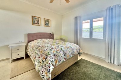 Beautifully renovated 3 bedroom villa with enclosed garage, large plot and stunning views