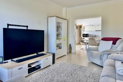 Beautifully renovated 3 bedroom villa with enclosed garage, large plot and stunning views