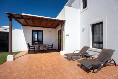 Playa Blanca gated gem with balcony views & private pool
