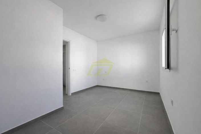 Image No.15-3 Bed Villa for sale