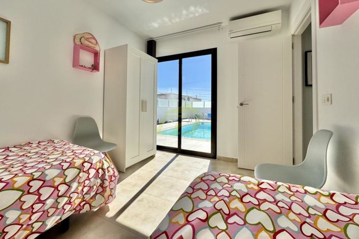 Image No.18-3 Bed Villa for sale