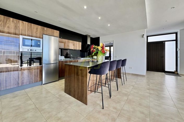 Image No.2-3 Bed Villa for sale