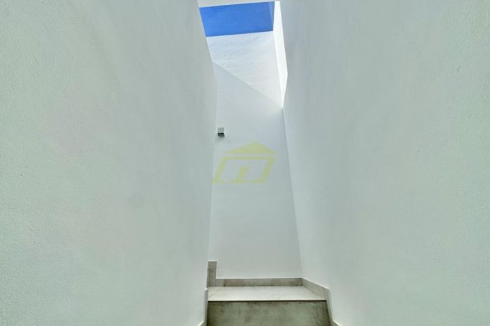 Image No.20-3 Bed Villa for sale