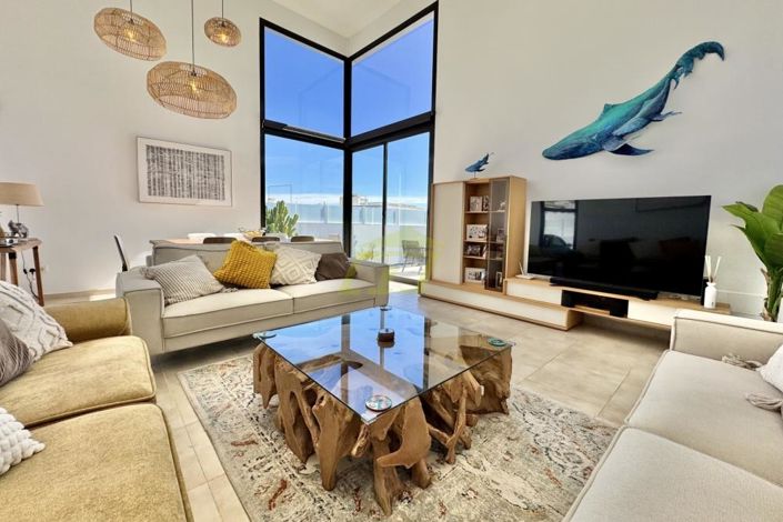 Image No.3-3 Bed Villa for sale