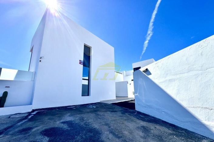 Image No.5-3 Bed Villa for sale