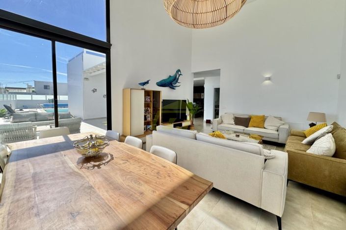 Image No.8-3 Bed Villa for sale