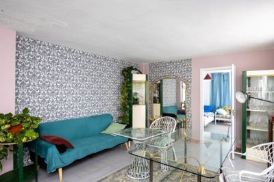 4 bedroom 2 bathroom pool loft with seperate guest apartment in Costa Teguise