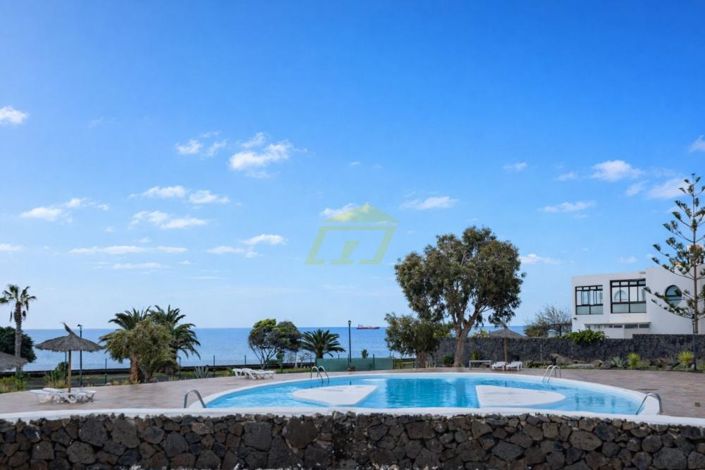 Image No.3-Commercial de 4 chambres à vendre à Costa Teguise