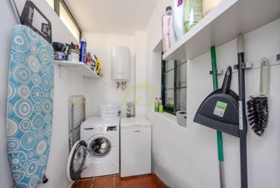 Beautiful 2 bedroom, 1 bathroom home in the sought-after Faro Pechiguera area.