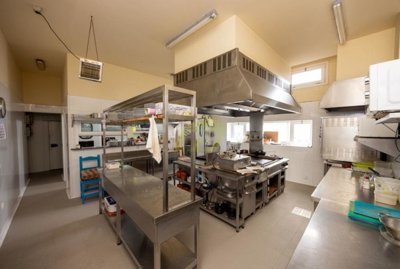 Hotel with reception hall, 7 en-suite bedrooms and hotel licence for 13 rooms in Yaiza