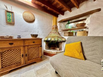 Traditional rustic finca with separate guest apartment in a unique natural setting in Haría.