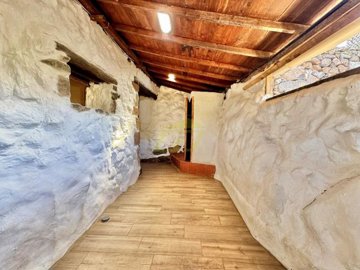 Traditional rustic finca with separate guest apartment in a unique natural setting in Haría.
