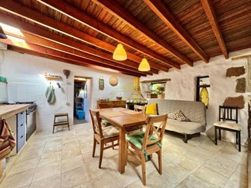 Traditional rustic finca with separate guest apartment in a unique natural setting in Haría.