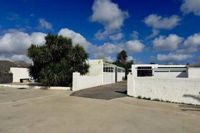 An expansive estate offering space, flexibility and long-term value