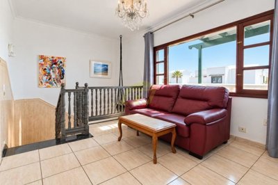 Wonderful detached property with private plot close to the beach in Puerto del Carmen