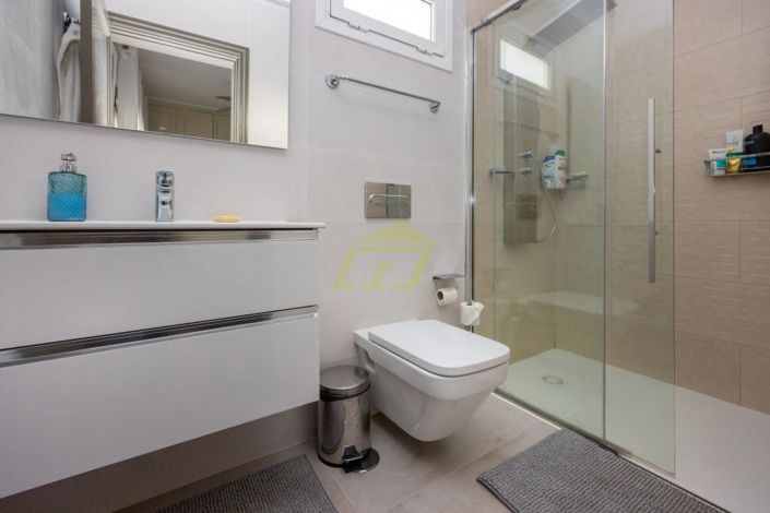 Image No.18-4 Bed Villa for sale