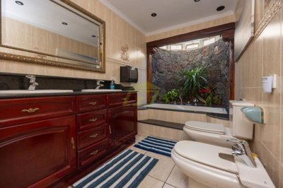 Wonderful detached property with private plot close to the beach in Puerto del Carmen