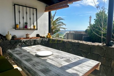 Impressive villa offering panoramic sea views and evening sunsets