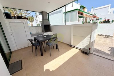 Stylish 2 bedroom apartment with 2 terraces in prime Playa Blanca location