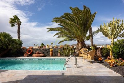 3 bedroom sea view villa with private pool & jacuzzi – walking distance to Marina Rubicón