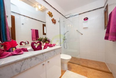 3 bedroom sea view villa with private pool & jacuzzi – walking distance to Marina Rubicón