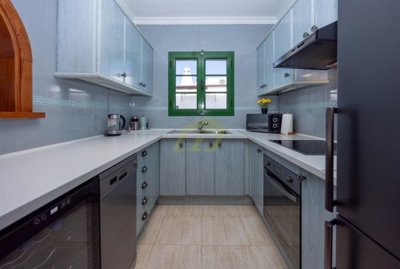 Detached villa with communal pool in Playa Blanca