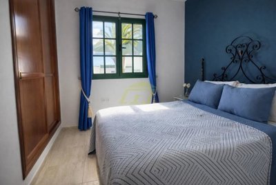 Detached villa with communal pool in Playa Blanca