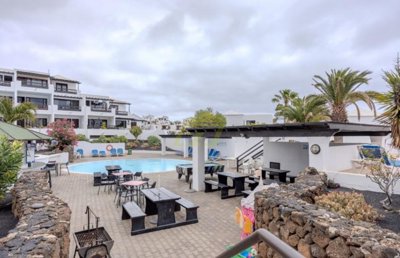 Apartment in a sought after complex with communal swimming pools and onsite facilities in Costa Teguise