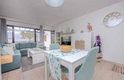 Apartment in a sought after complex with communal swimming pools and onsite facilities in Costa Teguise