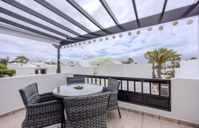 Apartment in a sought after complex with communal swimming pools and onsite facilities in Costa Teguise