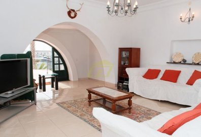 Front Line 3 bedroom villa in Puerto del Carmen