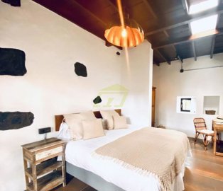 Stunning 7 Room Luxury Villa/Hotel with Heated Pool and Attached Buildable Plot