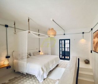 Stunning 7 Room Luxury Villa/Hotel with Heated Pool and Attached Buildable Plot