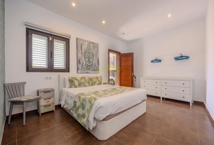 Image No.10-6 Bed Villa for sale