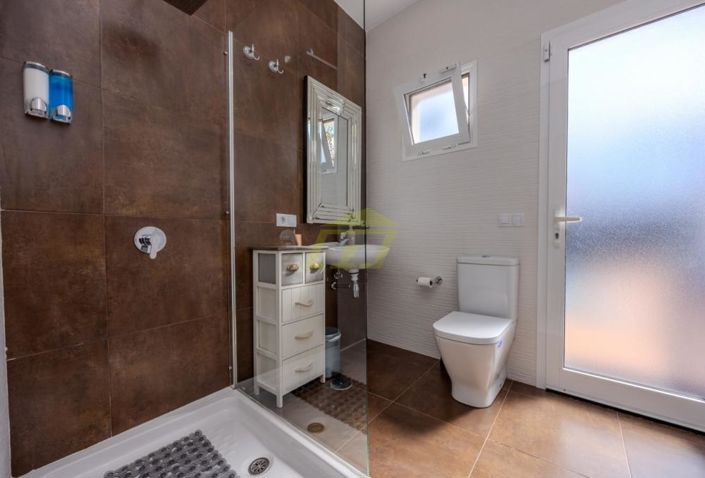 Image No.12-6 Bed Villa for sale