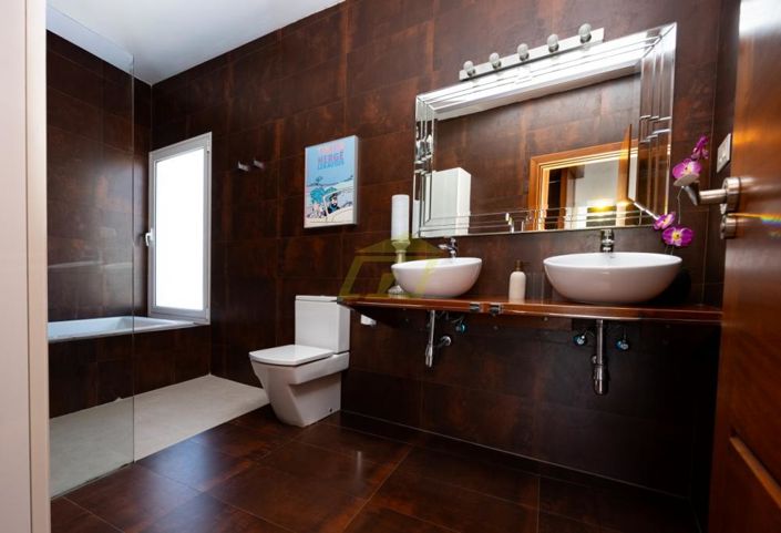 Image No.21-6 Bed Villa for sale