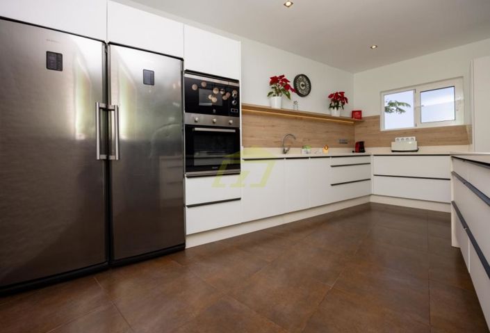 Image No.5-6 Bed Villa for sale