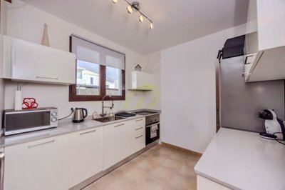 3 bedroom property with private pool