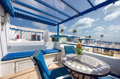 Charming top floor apartment with communal pool