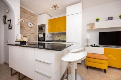 Charming top floor apartment with communal pool