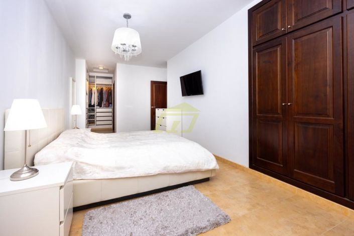 Image No.10-3 Bed Villa for sale