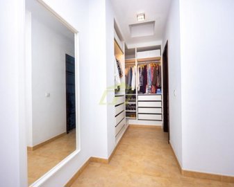 Semi detached property surrounded by beautiful landscapes & vineyards