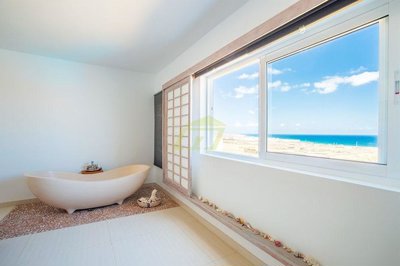 Stunning retreat-like villa with uninterrupted sea views in beautiful grounds in Tabayesco