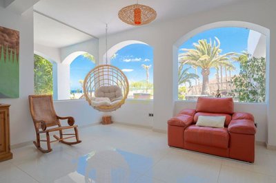 Stunning retreat-like villa with uninterrupted sea views in beautiful grounds in Tabayesco